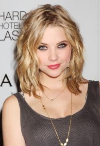 Medium Wavy Layered Hairstyles