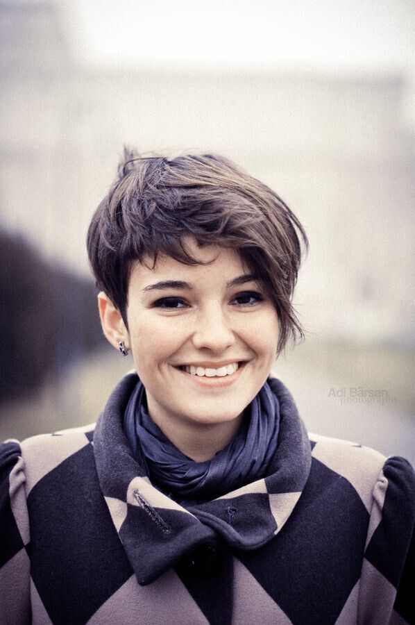 Non -Sernant Natal Poetry hairstyle