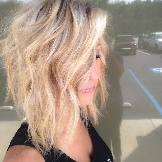The chaotic hairstyle bob for soft hair