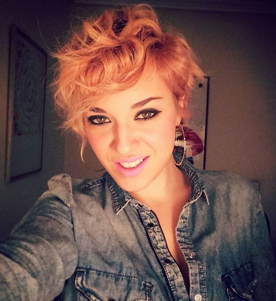 Pixie hair cutting chaos with the shape of the heart's face - short hairstyle ideas for thick hair