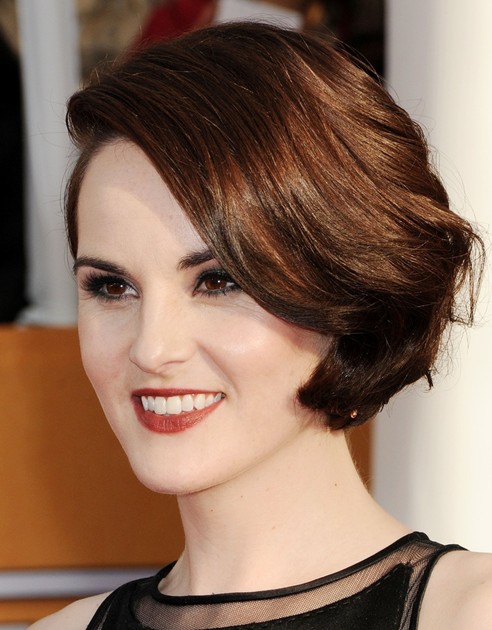 Michelle Dockery Hair: Formal Short Wavy Hairstyle