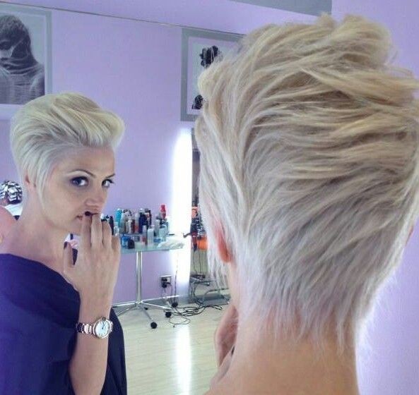 More popular hairstyles for summer: long blonde haircuts