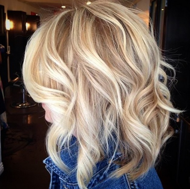 The most popular medium Bob hairstyle with beach waves
