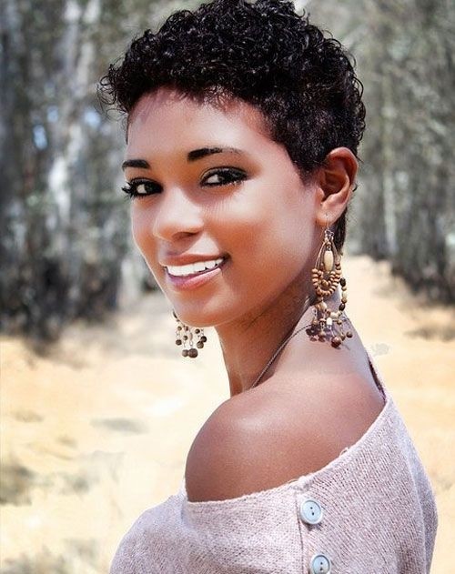 Natural frizzy haircuts