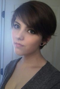 Pixie Haircut for Side Bangs: Teenage Girls Hairstyles
