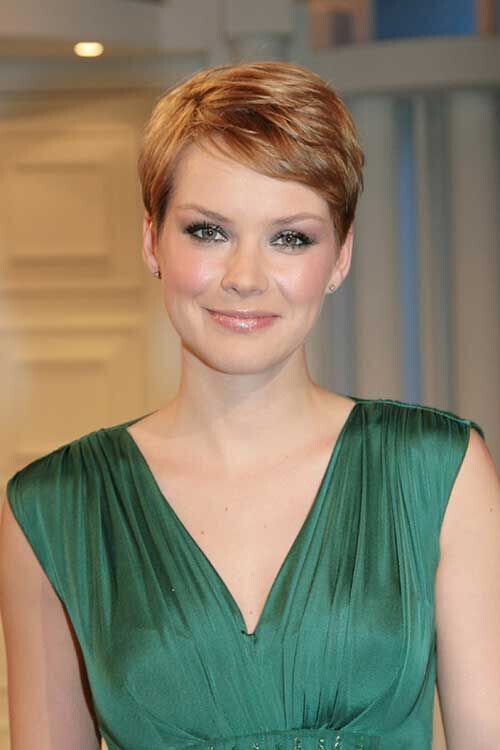 Box hair cutting for women