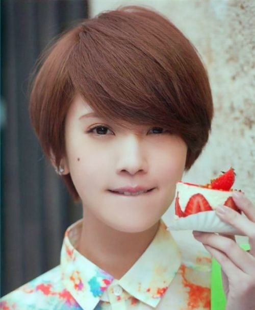 Folk Asian Hairstyles: Short hair of the shape of the heart