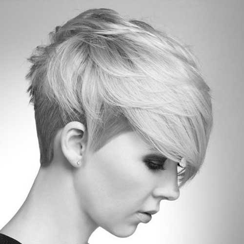 A famous short haircut for summer: straight hairstyles Pixse
