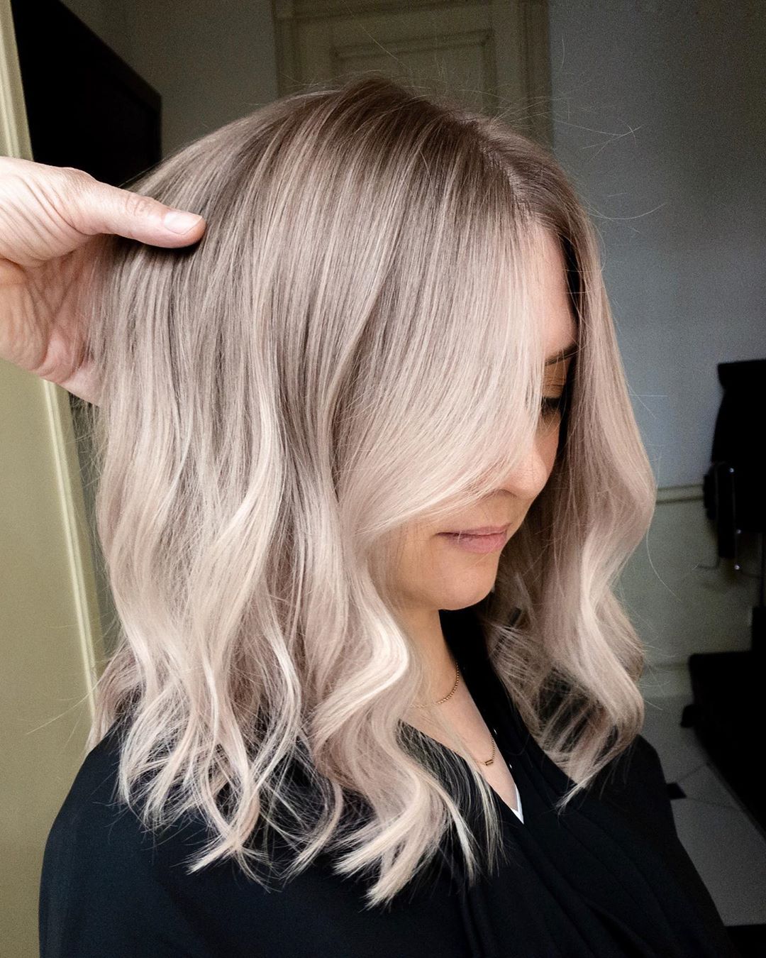 Beautiful medium -length hair styles - styling hair with a shoulder length 2021 - 2022