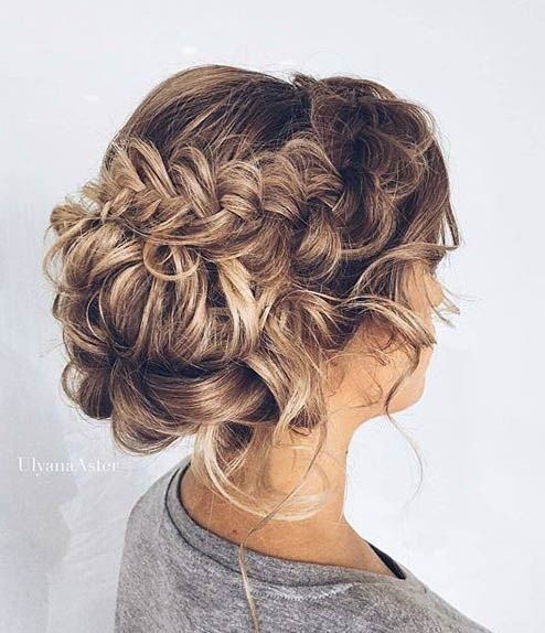 Look to feet-UPDO-HAirstyle-For-PROM