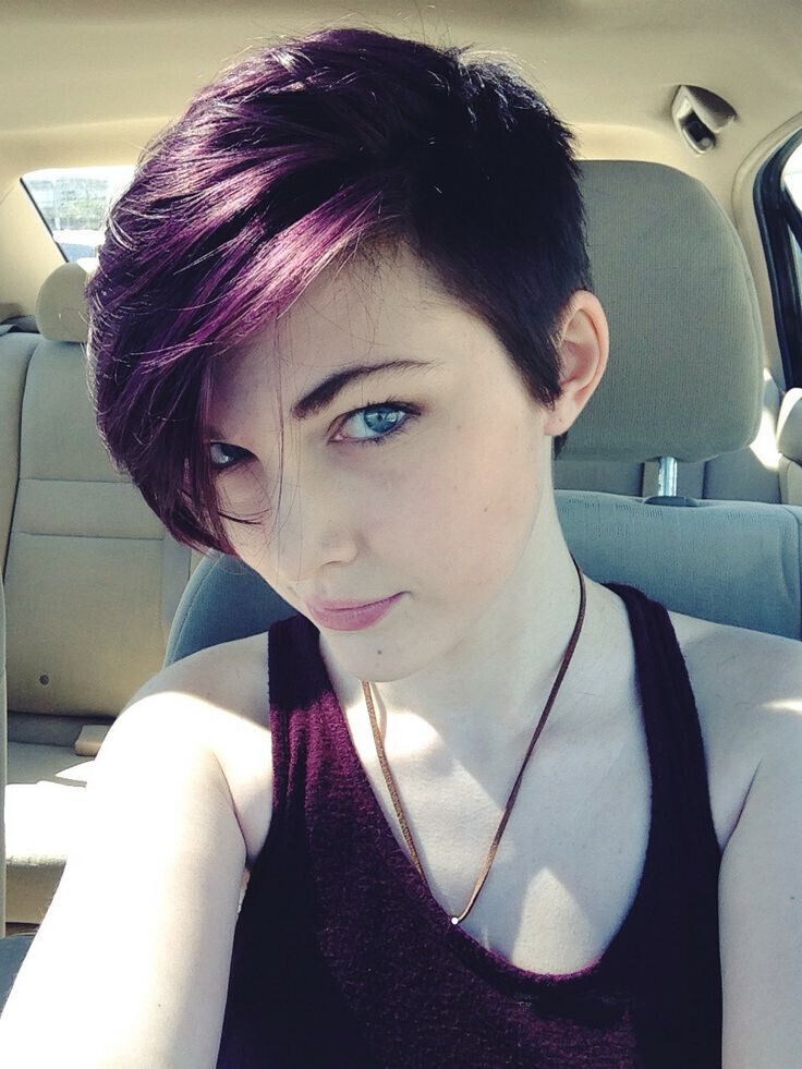 Purple hair color ideas for the upcoming season - asymmetric short hairstyles