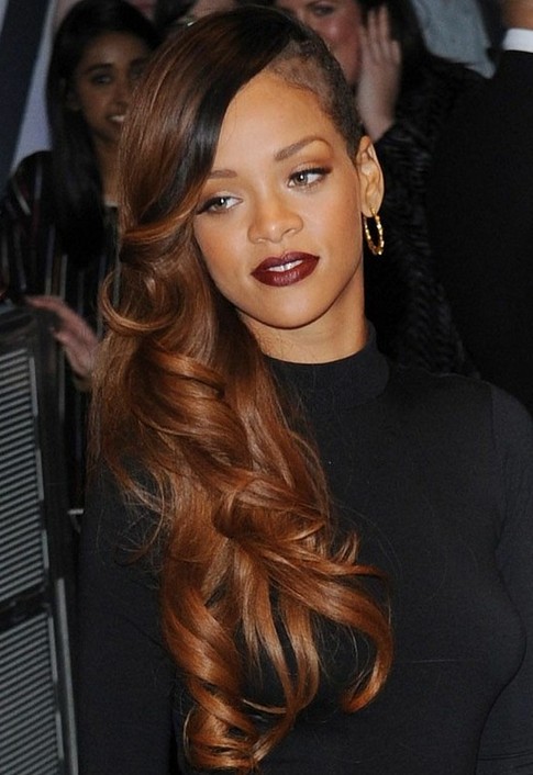 Rihanna hairstyles: A long hairstyle washed away
