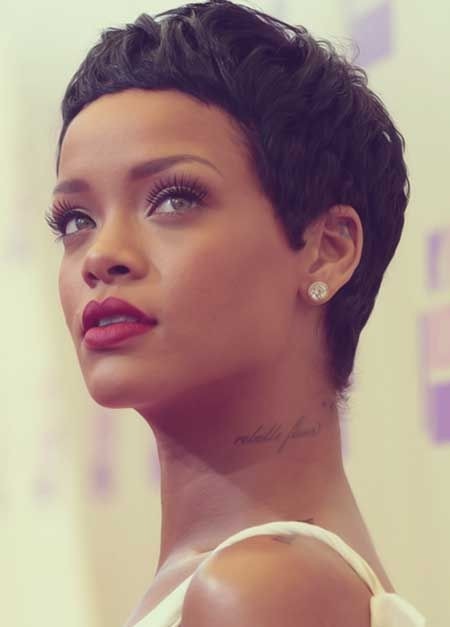 Rihanna cut short hair