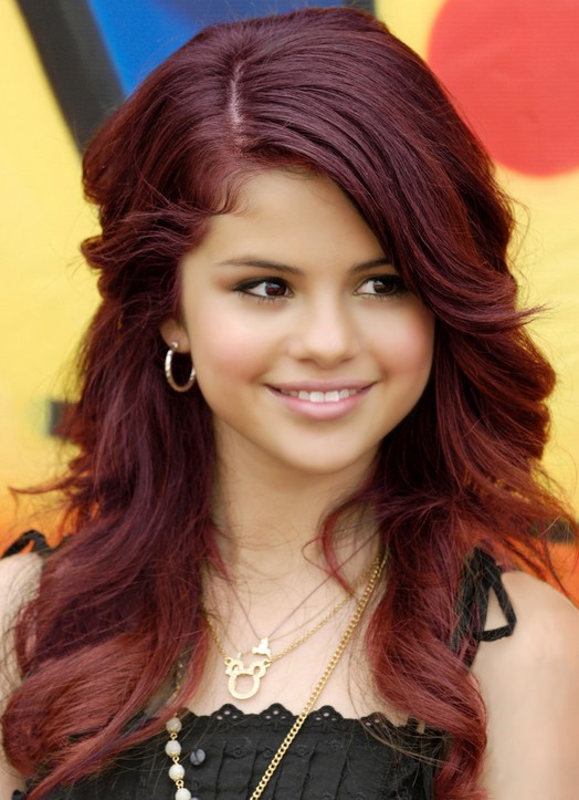 Selena Gomez's hairstyles: long hairstyle long hairstyle