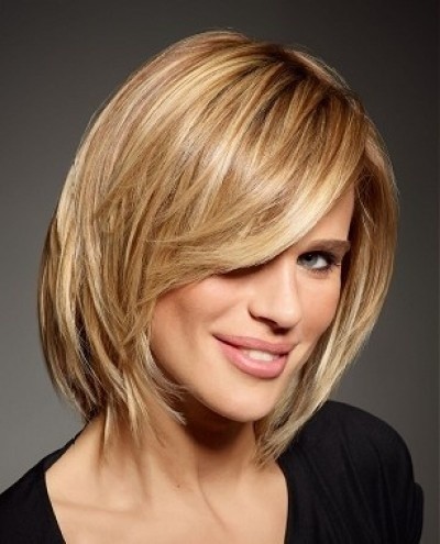 Sexy hairstyle messy bob