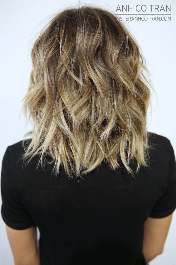 Shagist hairstyle, wavy of thick medium hair