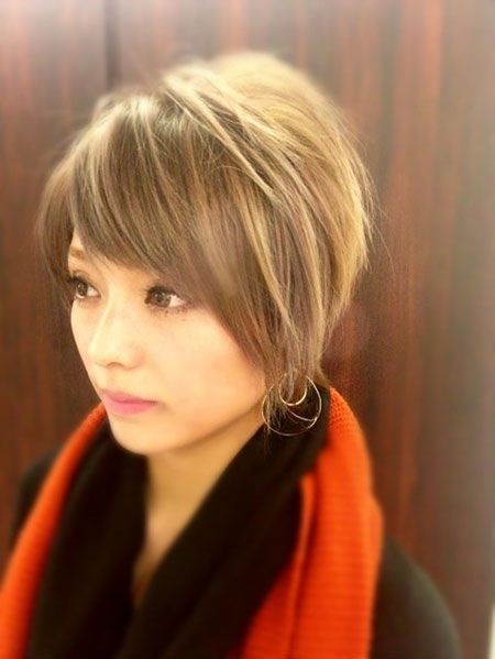 Short Asian Bob hair cutting