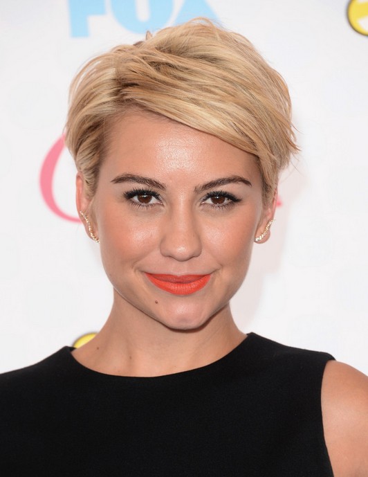 Celebrity short hairstyles: Chelsea Kane's Short Cutting with side bangs