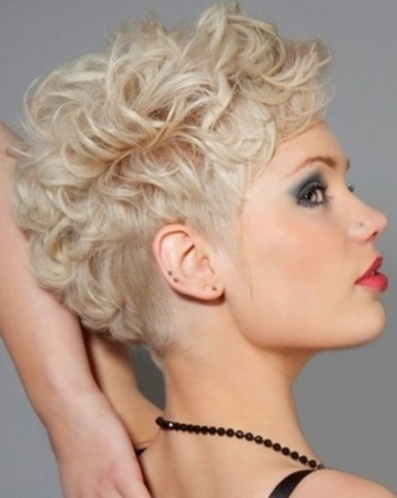 Short Curly Hairstyles for Women: Blonde Hair