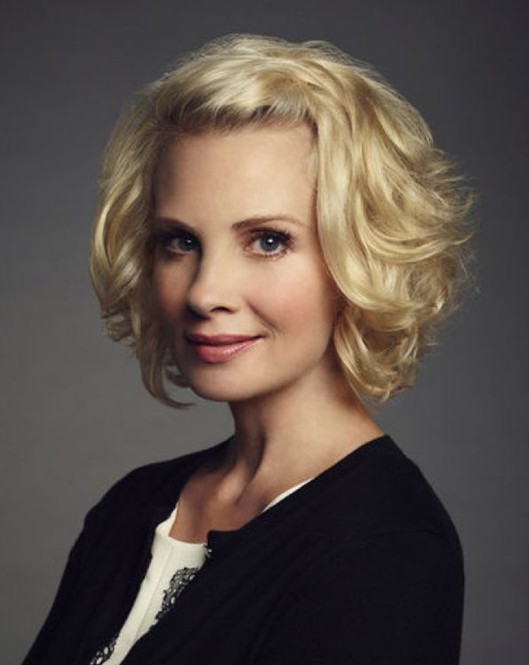 Short hair styles for wavy hair