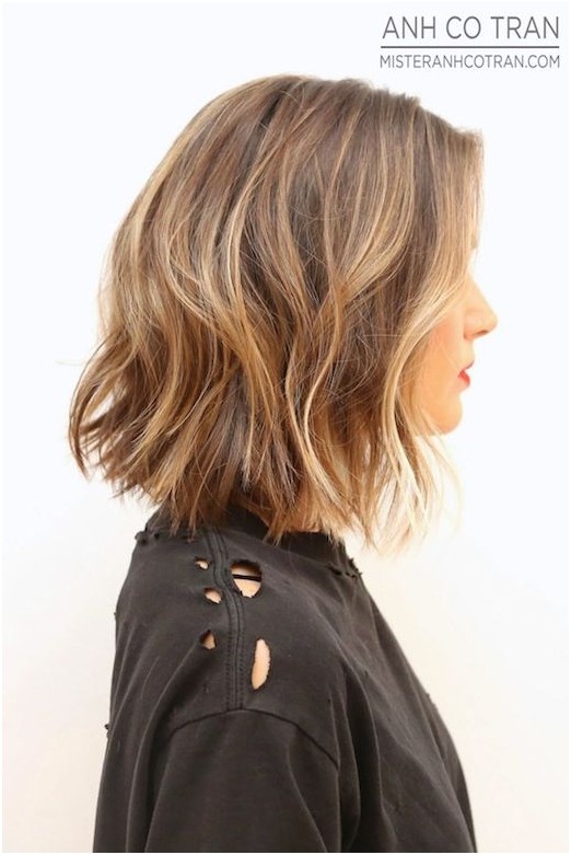 Inspiration of short hair styles: perfect wavy bob