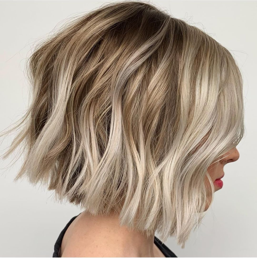 Stylish Short Haircut for Ladies