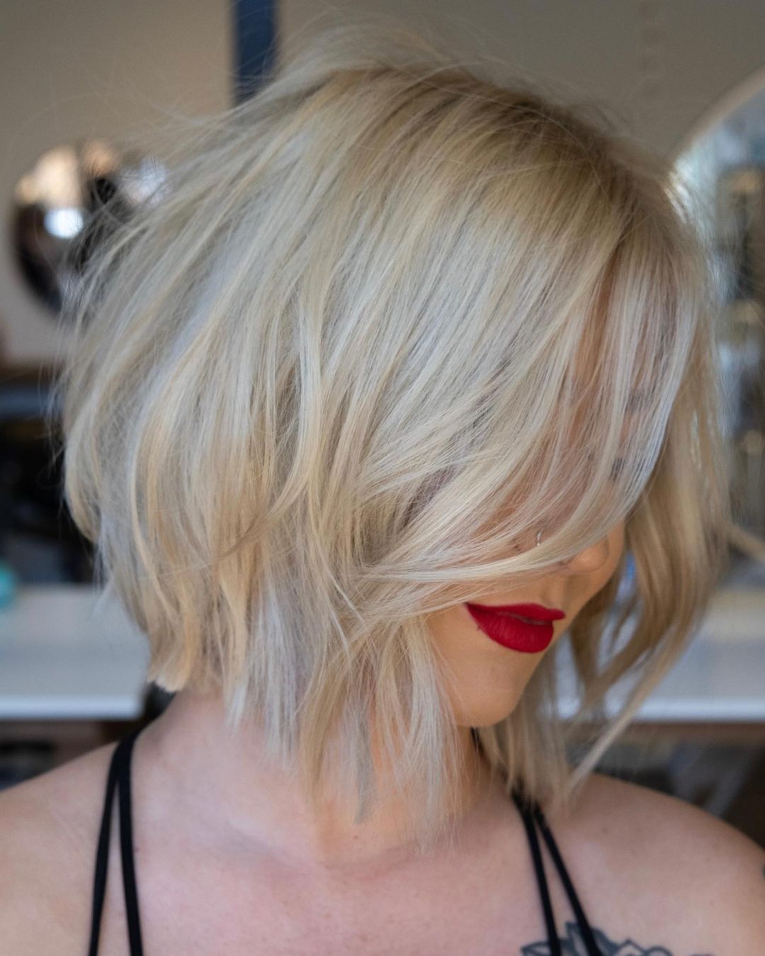 Stylish Short Haircut for Ladies