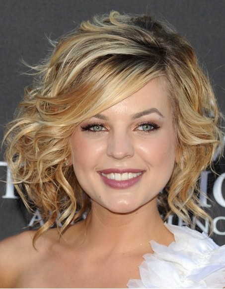 Short hair styles 2012 for wavy hair