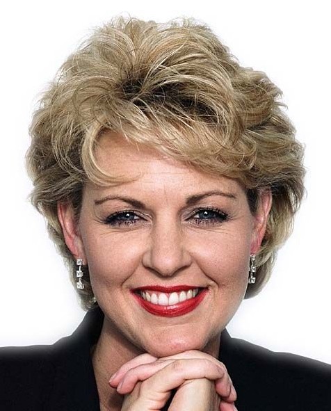 Short hairstyles for older women: a haircut for thick hair