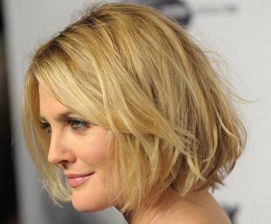 Short hairstyles for round faces: short bob