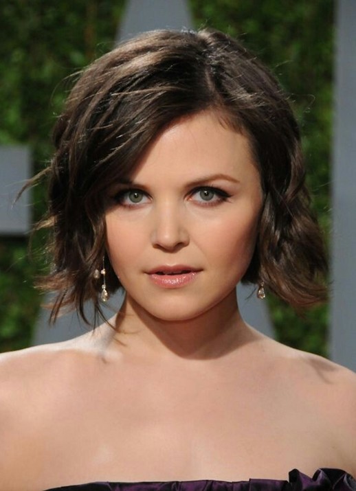 Short hairstyles for wavy hair 2014