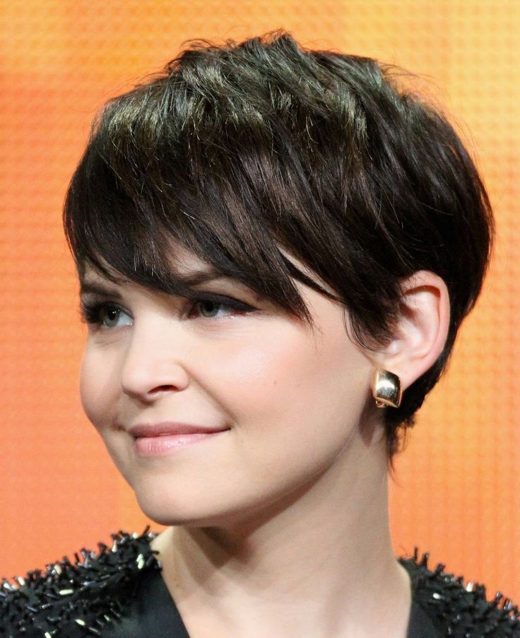 Short hairstyles with side bangs - Pakisi pieces for the circular face
