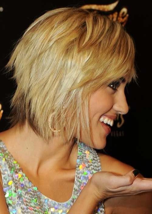Short hairstyles for straight hair