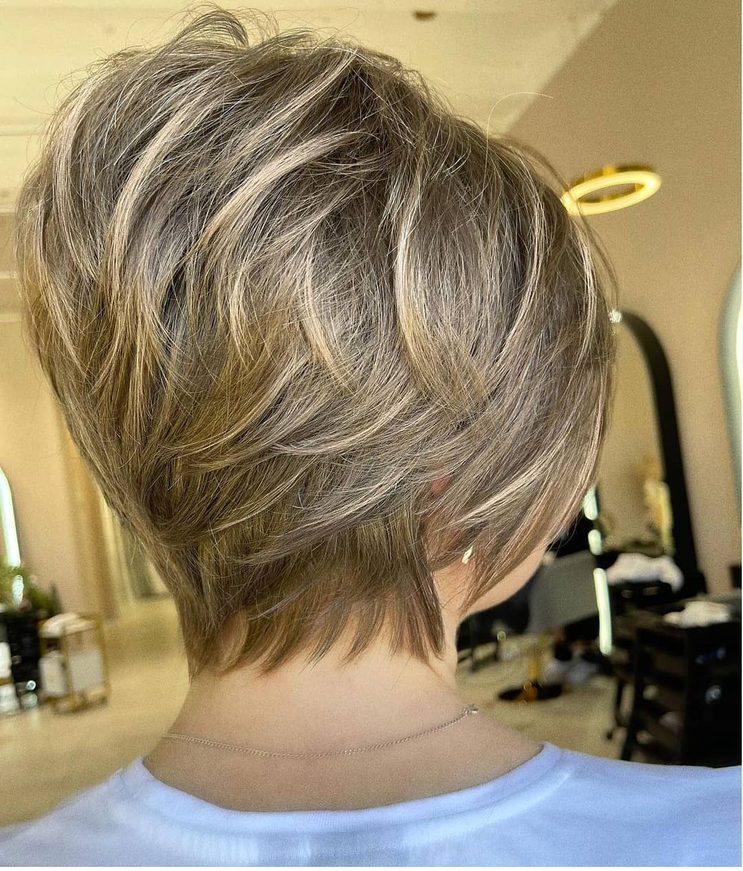 Hairstyles with short layers - short haircuts with fine and thick hair