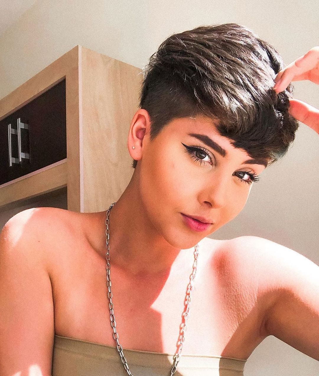 Short haircuts for women - cold hairstyles Booksey haircuts