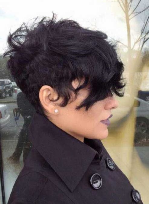 Short hairstyles for wavy hair