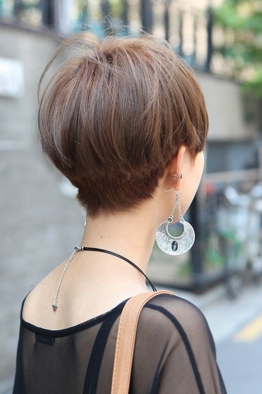 A straight short haircut for Asian women: a back view of the Asian bowl