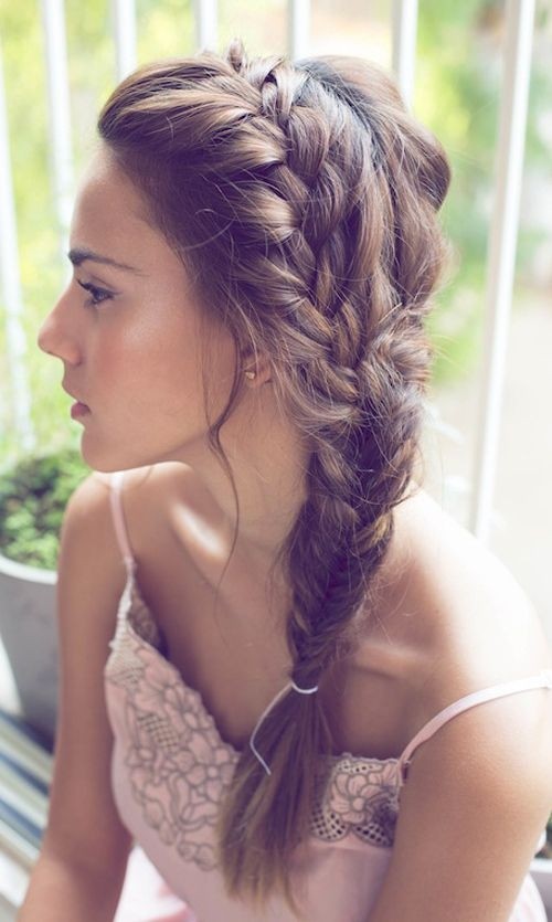 Side hairstyles for long hair: Very cool for the summer bride!