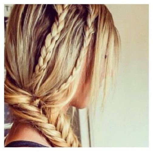 Side fish yellow hairstyle