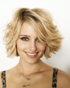 Side Swept Fringe: Disheveled Waves for Medium Hair