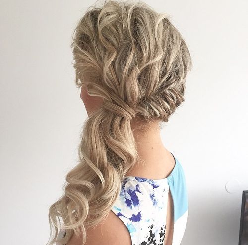 Ponytail twisted side