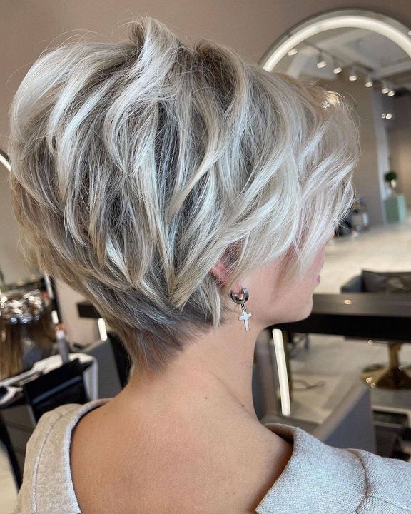 A simple, simple short hair pieces for women