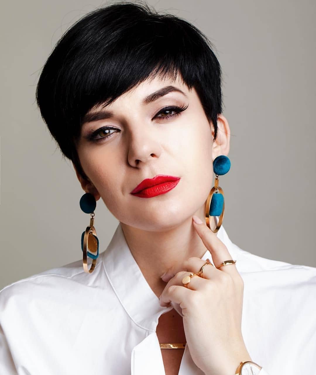 Simple short hairstyles for straight hair - the idea of short female haircuts