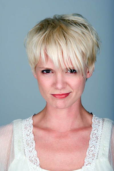 Inclined bangs