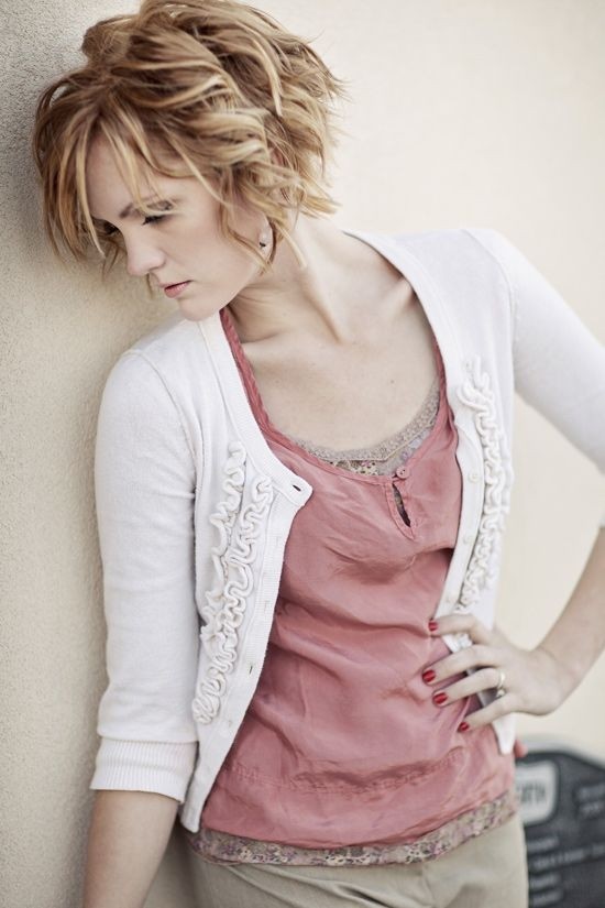 12 Short Hairstyles for Curly Hair