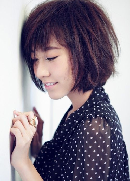 Stylish hair color - new trends in short Asian hairstyles
