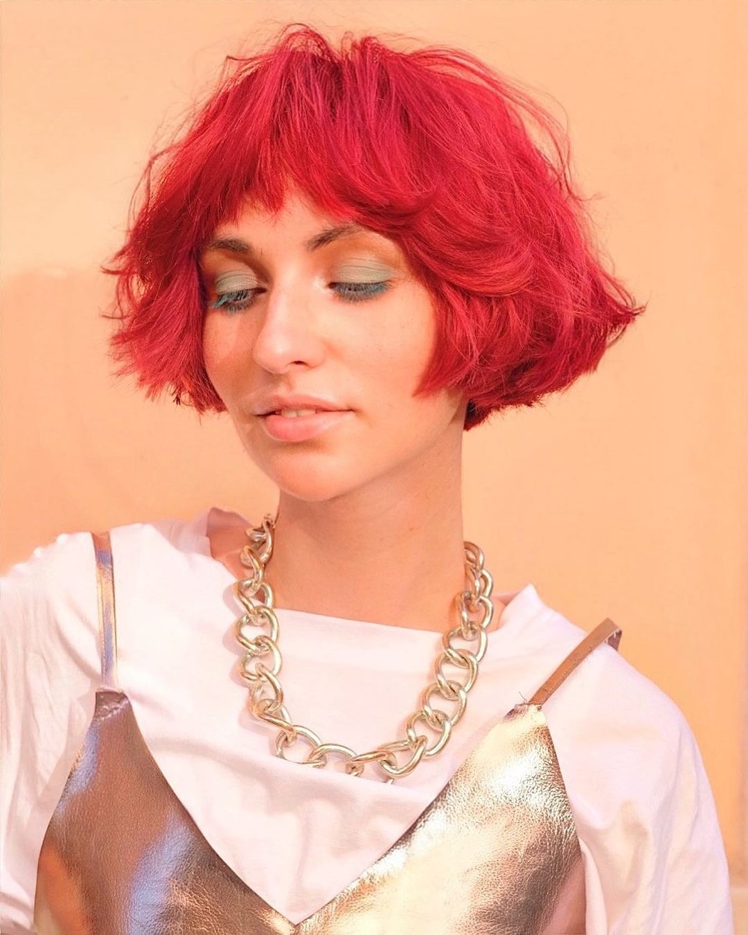 Stylish short hairstyles for thick hair - gentle short hairstyles for women