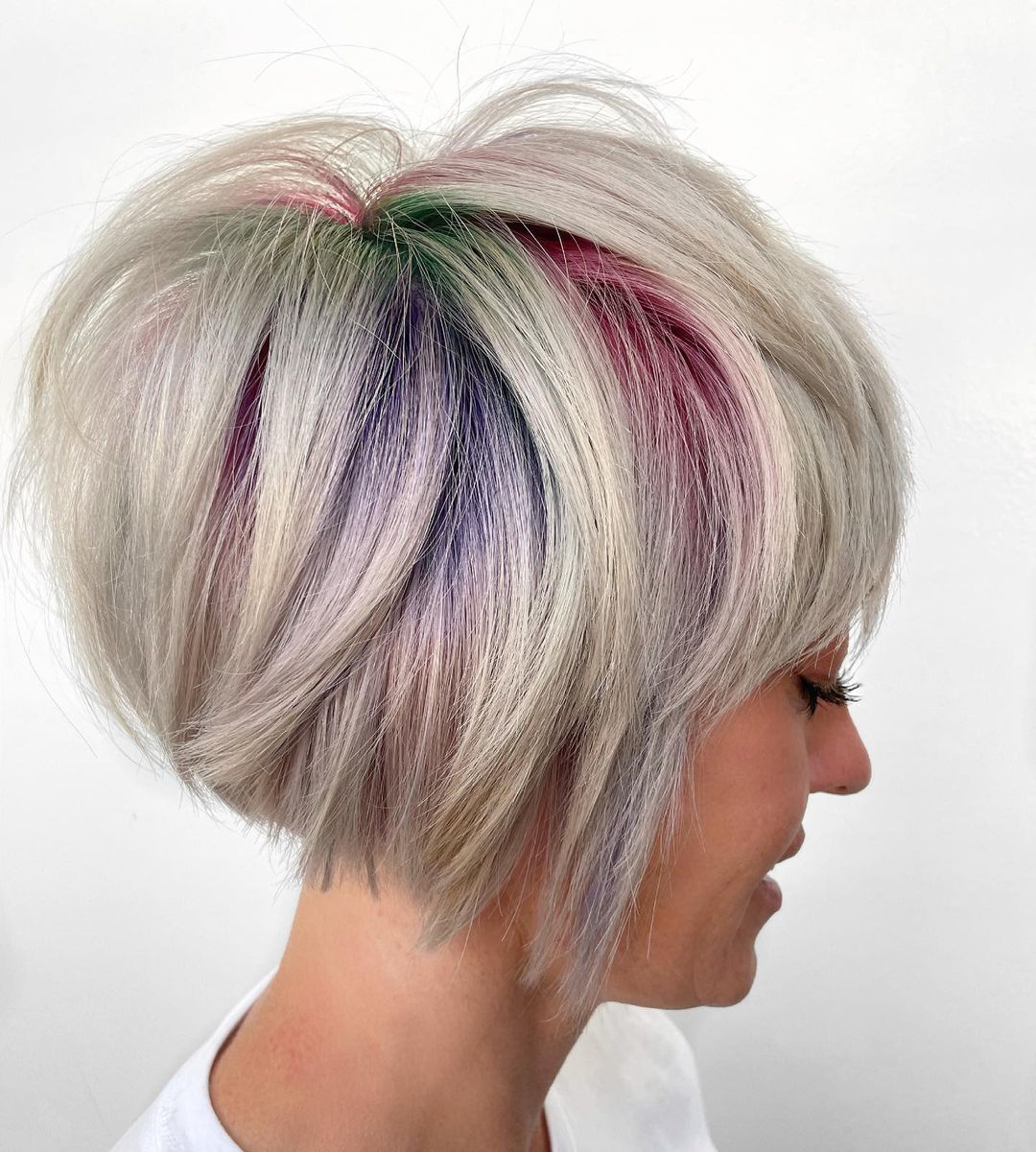 Stylish Short Haircut for Ladies