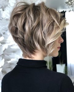 10 Short Haircuts for Thick Hair – Highly Textured & Color Bright Looks