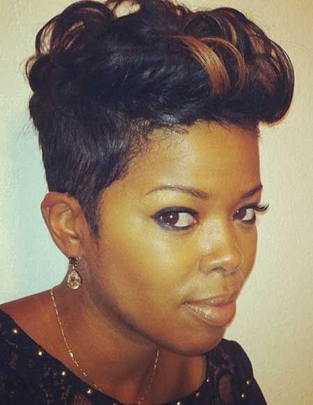Stylish short hairstyles for American American women of African descent